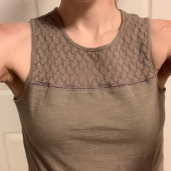 Banana Republic. Beautiful tank top - Picture 2 of 2